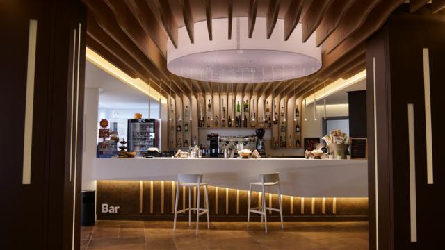 Bar 3.JPG