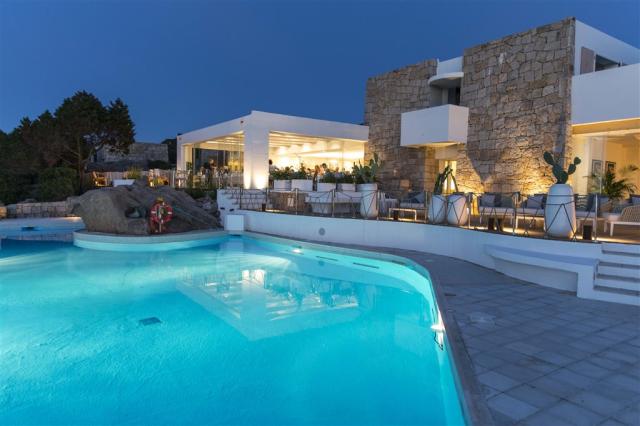 GRAND_RELAIS_DEI_NURAGHI_sera esterni 2.jpg