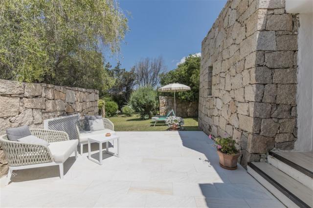 GRAND_RELAIS_DEI_NURAGHI_giardino1 128 giugno 2018.jpg