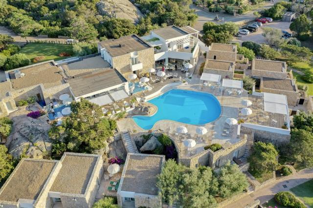 GRAND_RELAIS_DEI_NURAGHI_aerea7.jpg