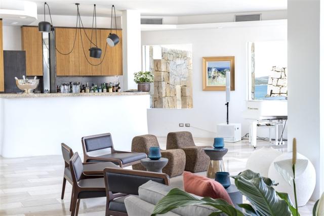 GRAND_RELAIS_DEI_NURAGHI_vista interno-bar.jpg
