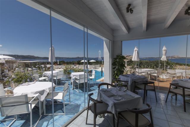 GRAND_RELAIS_DEI_NURAGHI_interno_esterno ristorante 1.jpg