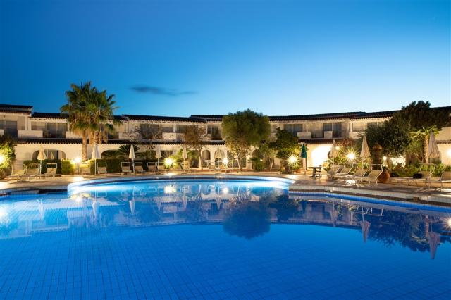ADR_quattro_lune_pool_03.jpg