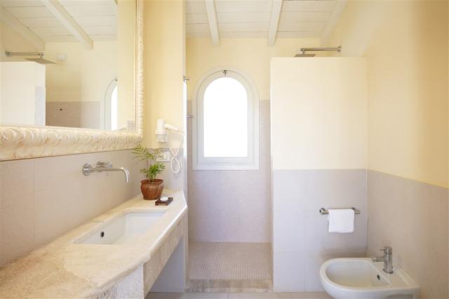 SSP_room_bathroom_classic_superior_family_03.jpg