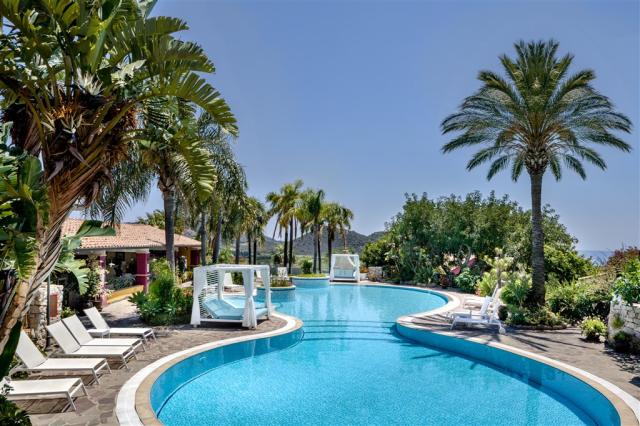 Baia delle Palme pool.8.jpg