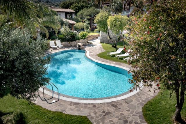 Oasis pool.2.jpg
