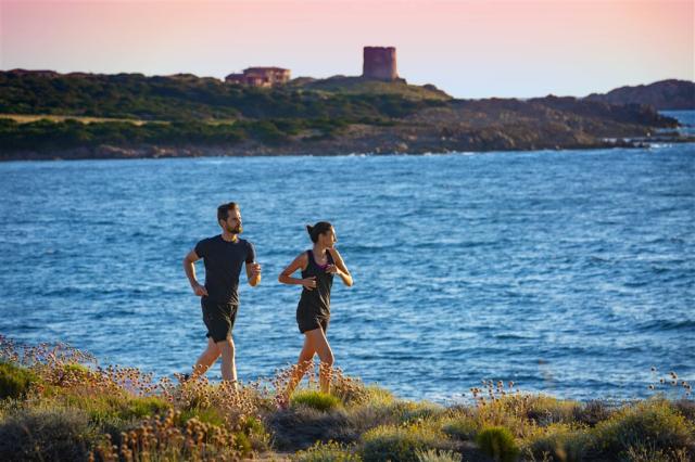 46_Marinedda_sport_coppia_tramonto_RGB.jpg
