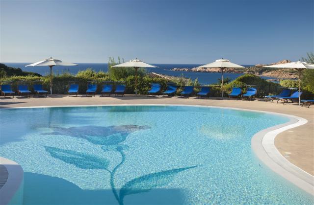 HOTEL MARINEDDA THALASSO & SPA_BAZÉN.jpg