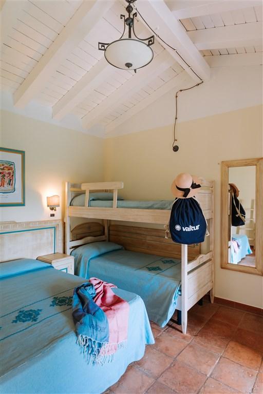 Quadruple room1.jpg
