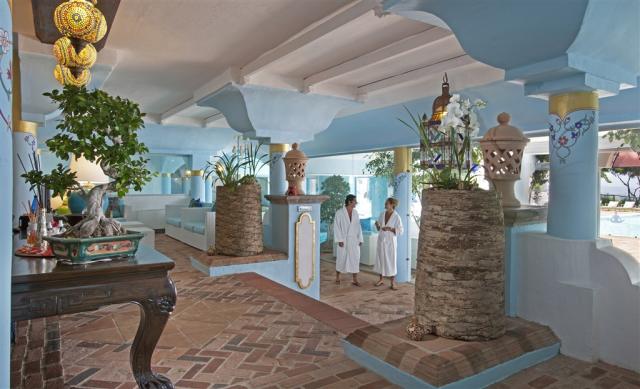 10 - Reception Spa.jpg