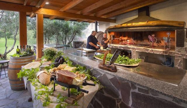 hotel-rurale-orti-di-nora-carousel-ristorante-sala-7610-768x444
