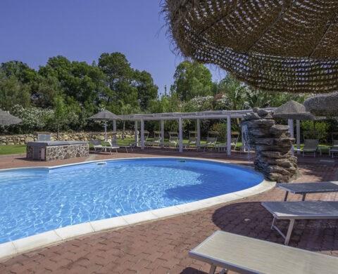 hotel-rurale-orti-di-nora-esterni-piscina-5641-q8oayzxoqo0t9dpm