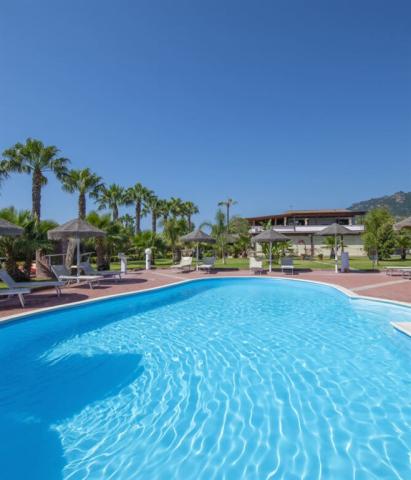 hotel-rurale-orti-di-nora-esterni-piscina-5644-q3bg0i7bak9ui25q