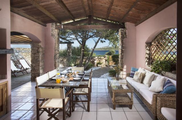 RESORT CALA DI FALCO3_FalcoA_veranda_RGB.jpg