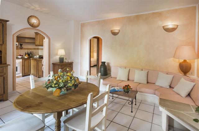 RESORT CALA DI FALCO15_FalcoA_sala__RGB.jpg