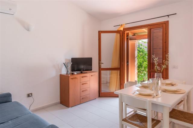 Trilo 4 Living Room 1.jpg