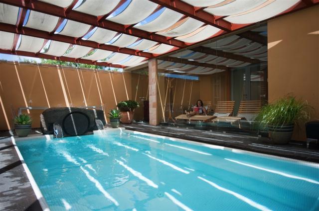 piscinaareabenessereThermae (2).jpg