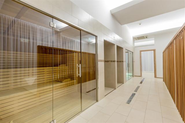 20 Sauna.jpg