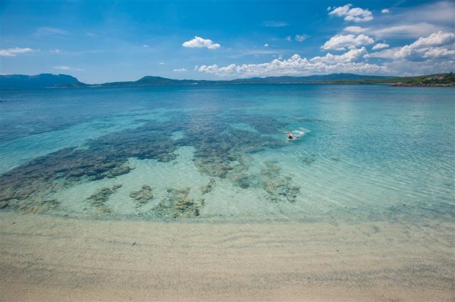 03 Mare Pellicano Beach.jpg