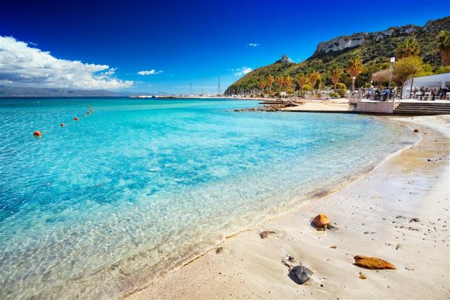 poetto_s_výhledem_na_sellu_107085229_l5.jpg