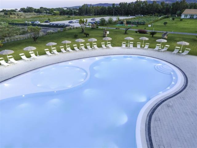 pool (1y).jpg