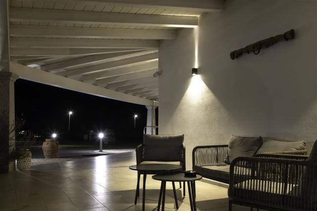 lobby outdoor (4).jpg