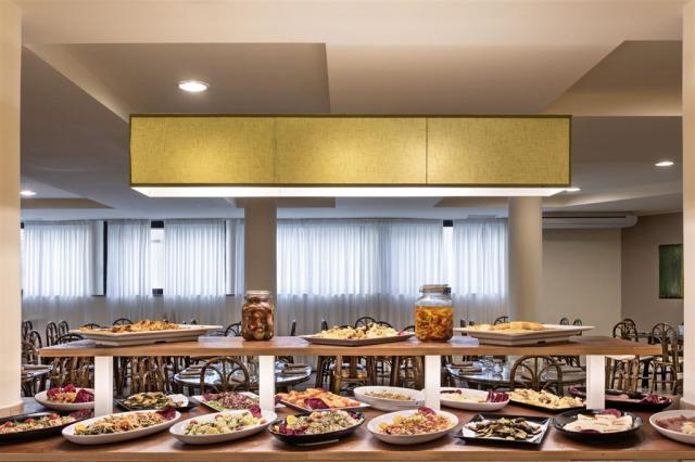 Rina restaurace + bar 1.jpg