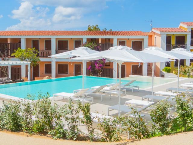 Felix Hotels_Costa Serena_Piscina (18).jpg