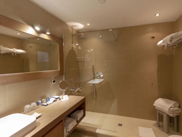 SUITE 9.jpg