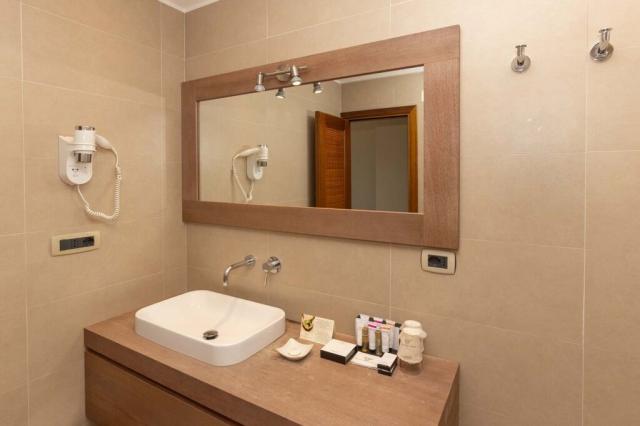 SUITE SW 7.jpg