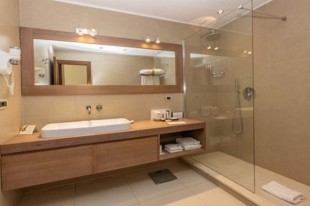 SUITE SW 8.jpg