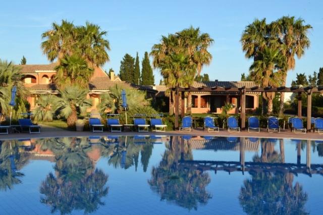 residence-con-piscina-in-Sardegna-ecb859d3526743e2ee7c4345d5c26