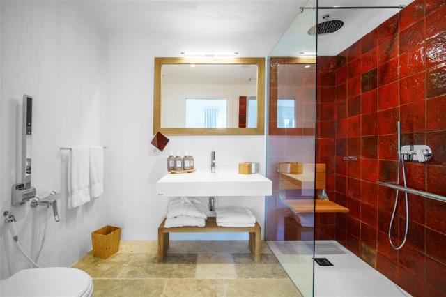 bathroom3.jpg