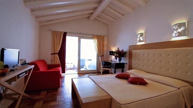 VILLAS_RESORT_deluxe.jpg
