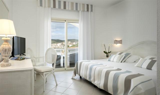 Superior-Village-View-Gabbiano-Azzurro-Hotel-Suites-Sardegna-we