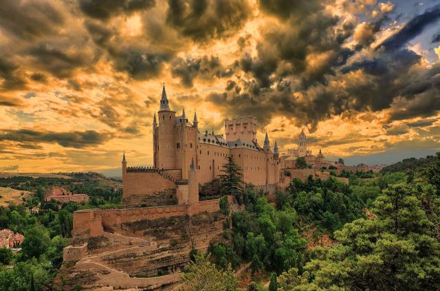 alcazar-de-segovia-6582779_1920