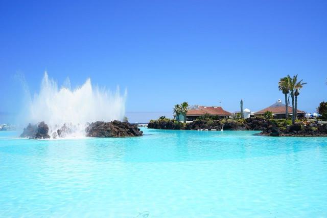 fountain-461550_1920