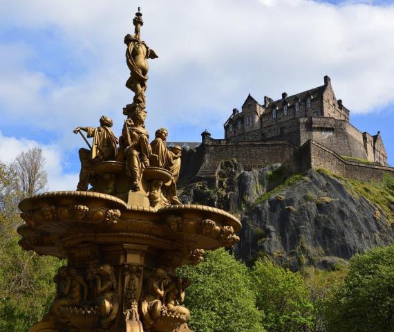 castle-859331_1920 na uvod