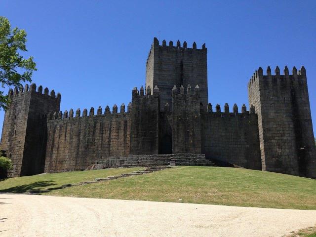 castle-218288_1280