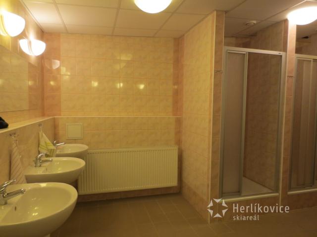 ubytovna_spolecna_koupelna_herlikovice
