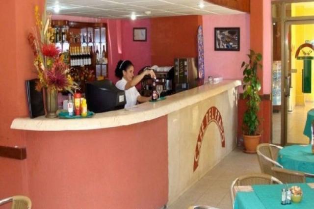 Kombinace Comodoro / Los Jazmines