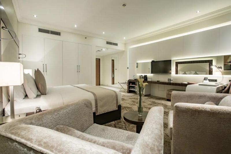 Elite Byblos Hotel 5* (   Strava Dle Programu  ) + The Cove Rotana Resort 5* (Strava Dle Programu)
