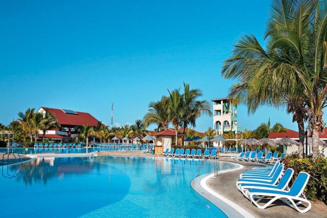 Memories Caribe Beach Resort