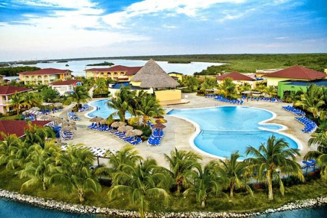 Memories Caribe Beach Resort