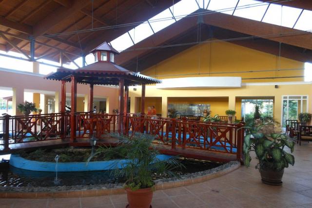 Memories Caribe Beach Resort