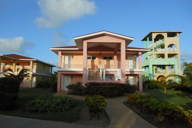 Memories Caribe Beach Resort