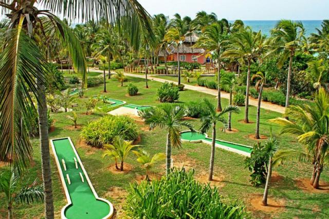 Memories Caribe Beach Resort