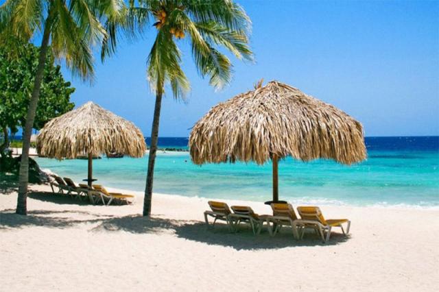 Fihalhohi Island Resort