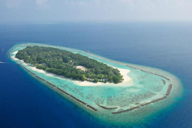 Royal Island Resort & Spa