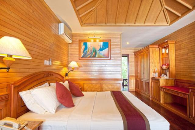 Royal Island Resort & Spa